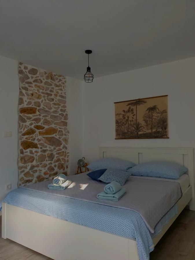 Ana * Zadar